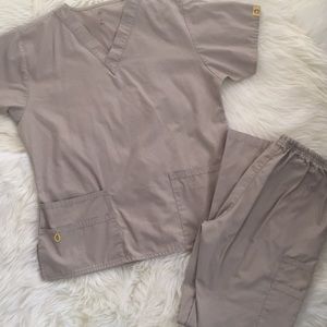 Wonder Wink M Scrub Set in Khaki